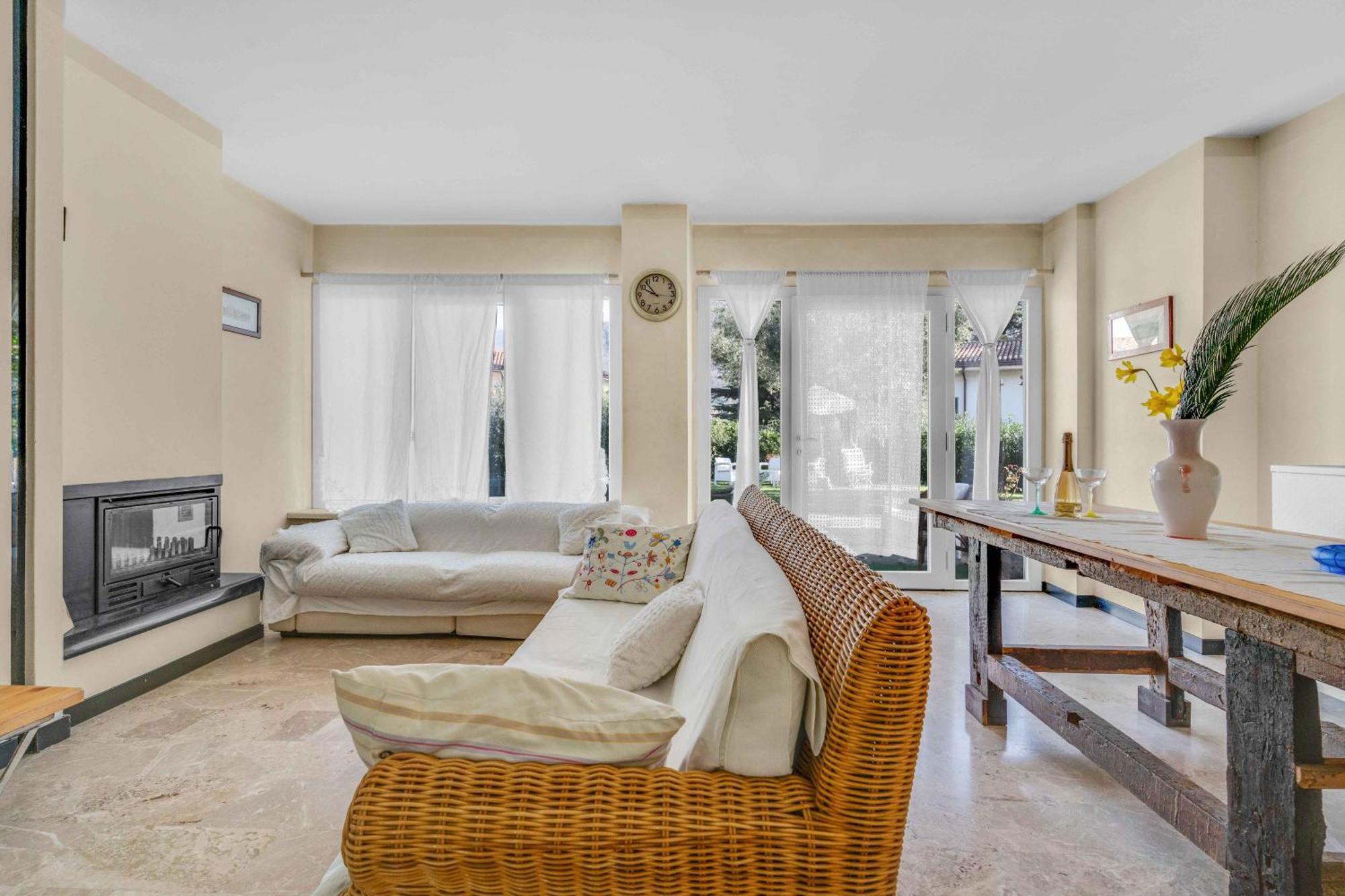 Ampia Dimora A Salo Con Parcheggio E Giardino Apartment Ngoại thất bức ảnh